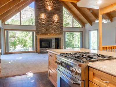 141 Sage Dr, Bishop, CA, 93514