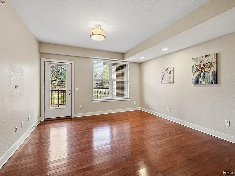 2240 N Clay St #204 — Photo 3