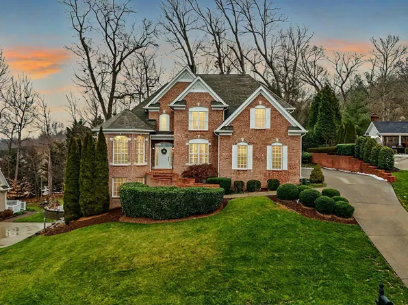 4901 Preston Park Dr, Kingsport, TN 37664