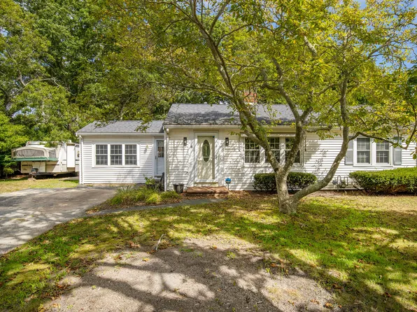 4 Raymond Avenue, South Yarmouth, MA 02664