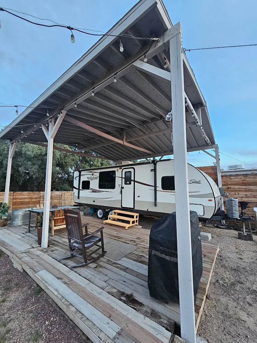 1 bed, 2000 sqft, $800 — Photo 1