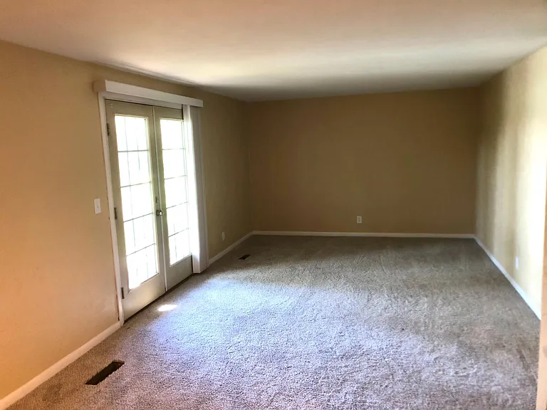 2435 Lakeshore Dr #1 — Photo 4