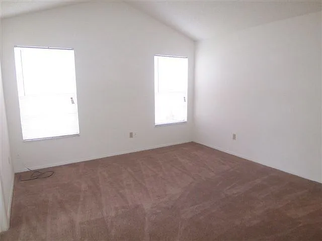 10819 Venice Cir — Photo 8