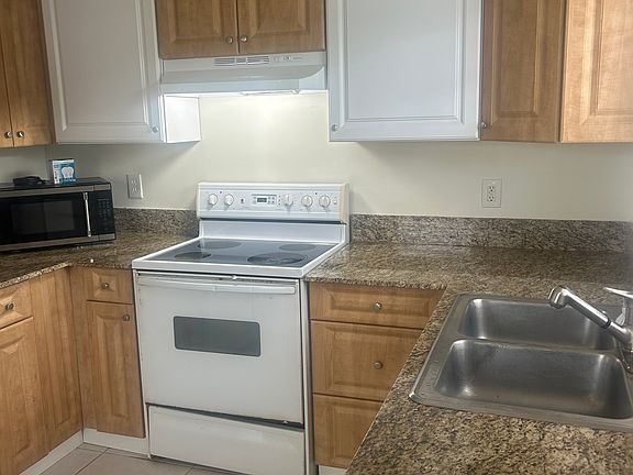 4th image of 4378 Broadway St #4378
