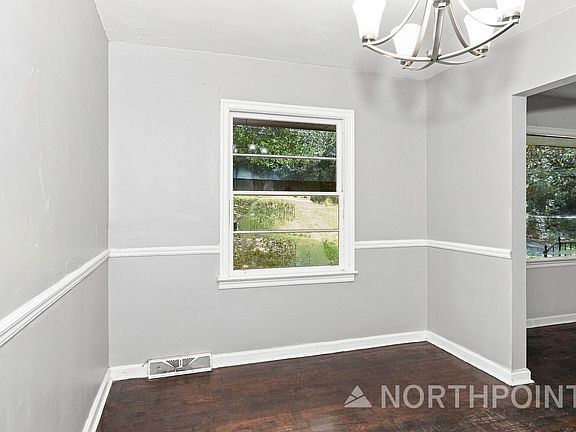 4th image of 1003 Forrest Blvd
