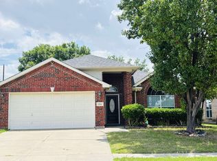 2512 Rushing Springs Dr, Fort Worth, TX 76118