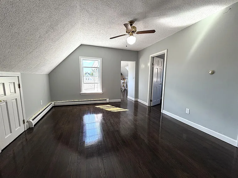 18 Dana St — Photo 16