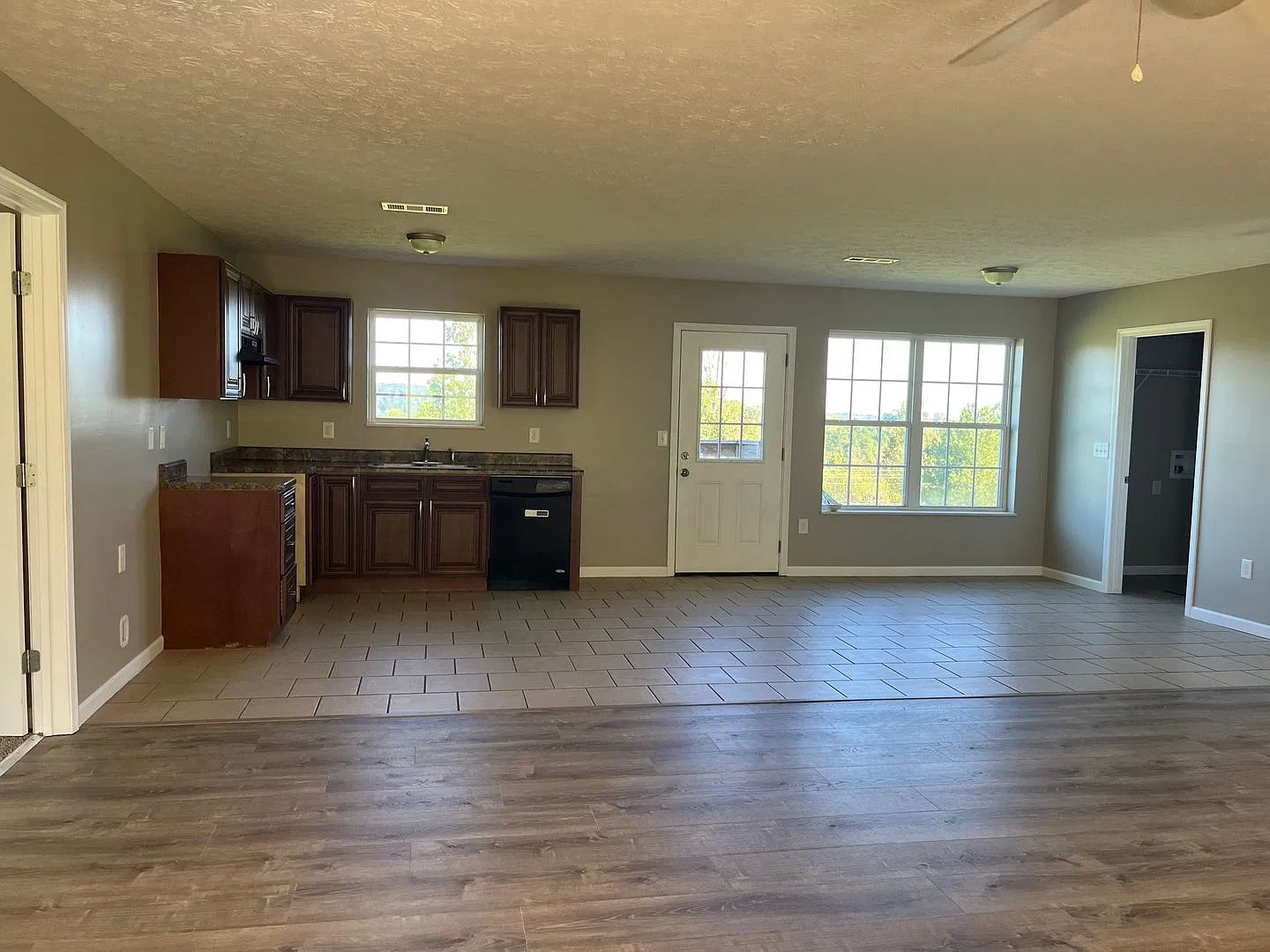 2-bedroom, 2-bathroom home located in the beautiful Dandridge — Photo 3