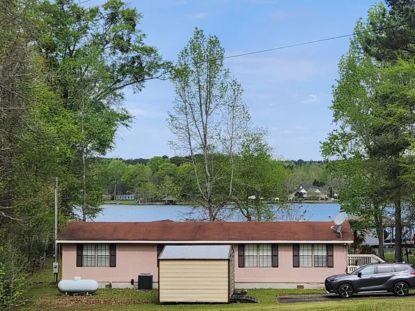 126 Village Ln, Sparta, GA 31087