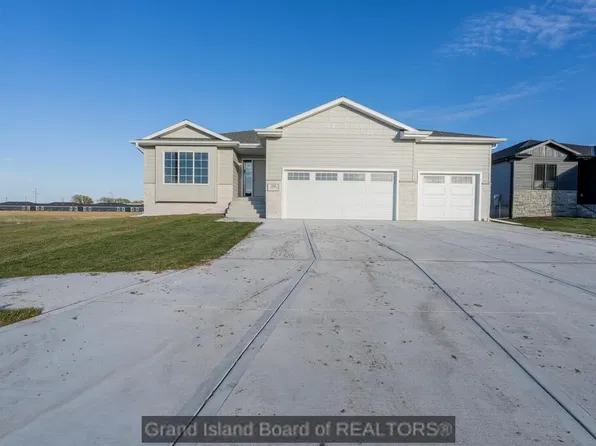 1511 Sagewood Ave, Grand Island, NE 68803