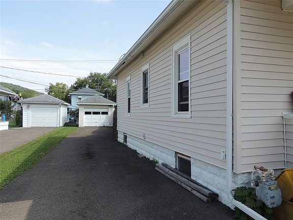 4th image of 619 W Wendell St