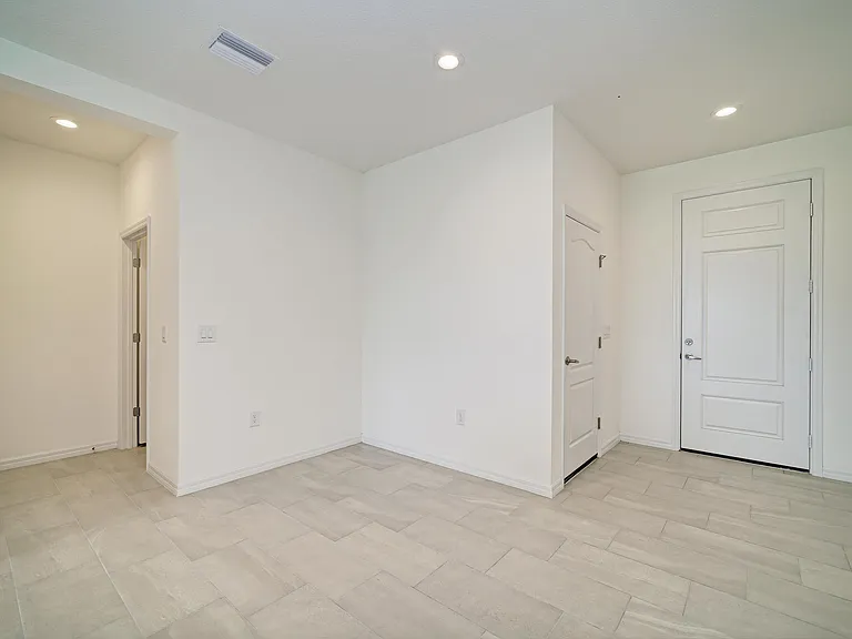 2206 Washington Palm Ct — Photo 10