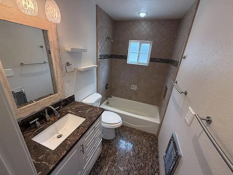 515 N Shelton St — Photo 10