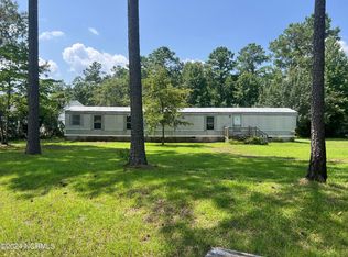 101 Raccoon Ct, Cape Carteret, NC 28584