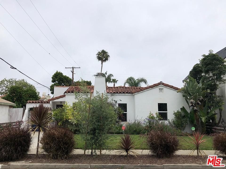 1st image of 2912 S Beverly Dr