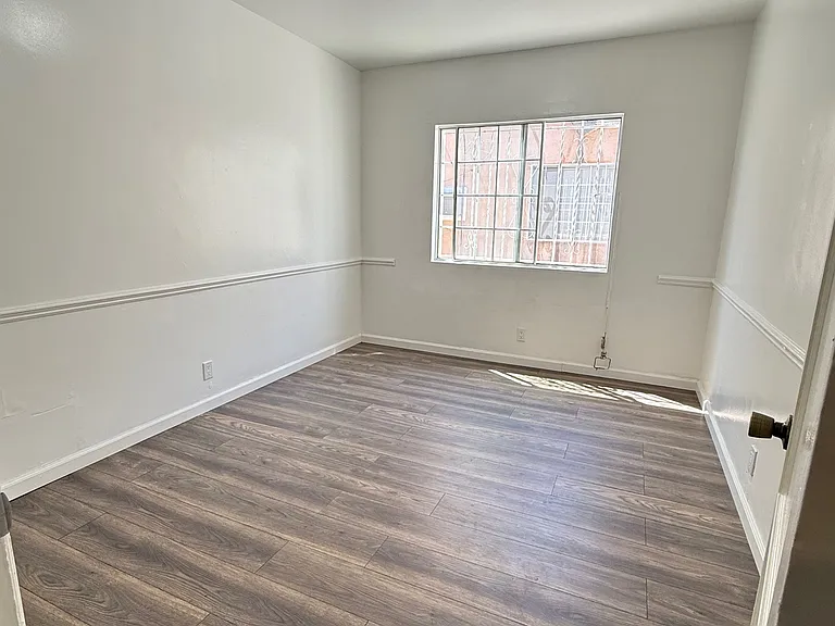 8669 Cypress Ave — Photo 10