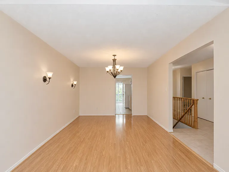50 Chalmers Dr — Photo 6