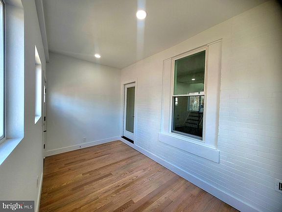 4th image of 5737 Vandike St