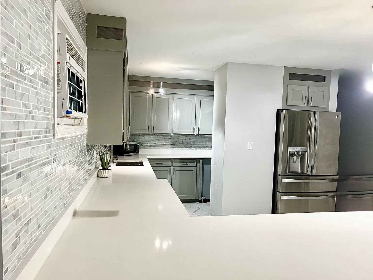 676 Brock Ave — Photo 2