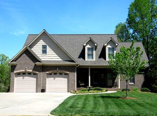 135 S Madera Dr, Mocksville, NC 27028