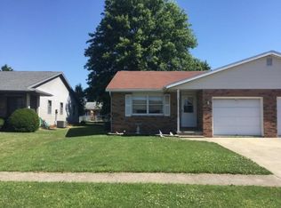 1112 Holly Dr, Effingham, IL 62401
