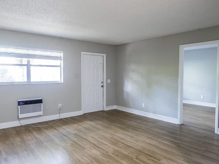 417 N E St #36 — Photo 4