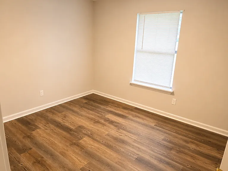 405 E Ridge Dr — Photo 16