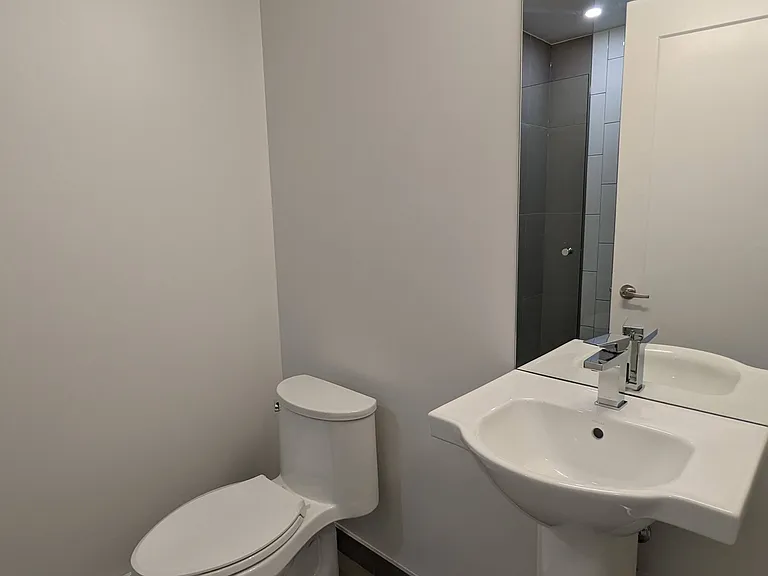135 Lower Sherbourne St #2321 — Photo 15