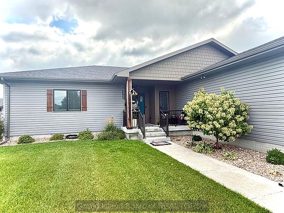 4th image of 711 Stonewood Ave