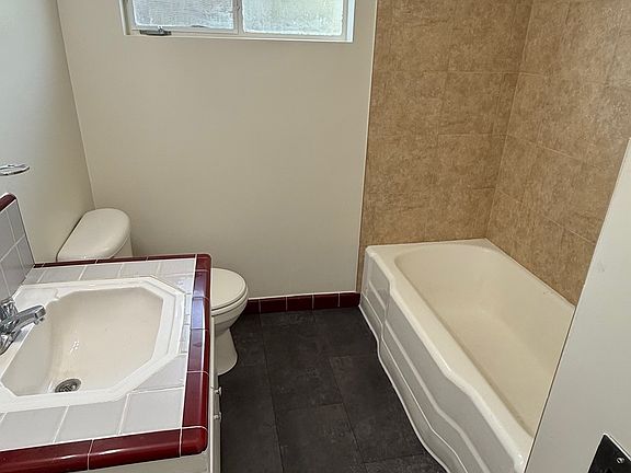 4th image of 1109 S Shenandoah St #3