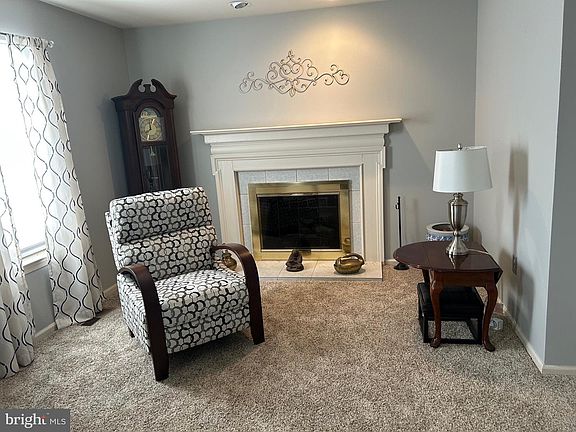 3rd image of 706 Kennedy Ct