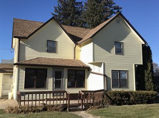 803 Howard St, Aplington, IA 50604