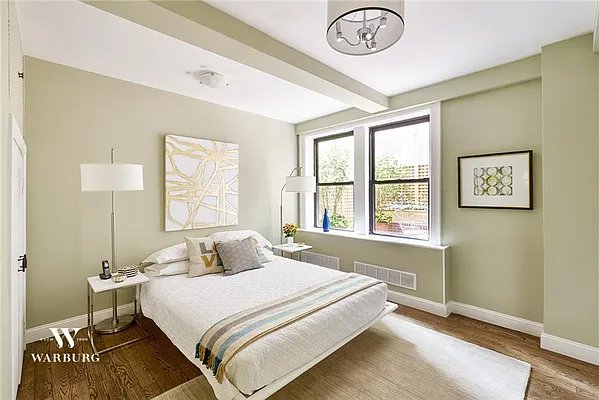 Sold by Warburg | media 17