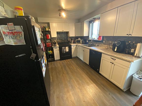 5th image of 414 West St