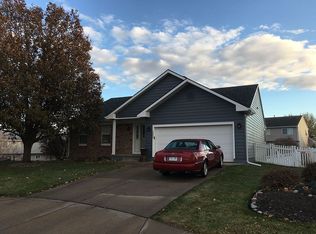 15921 R Cir, Omaha, NE 68135