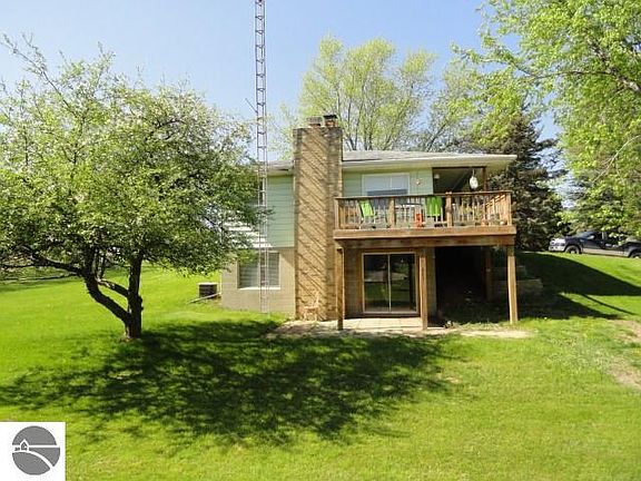 5th image of 1014 Essex Dr
