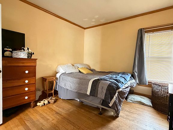 2nd image of 20 Lincoln Ave #2