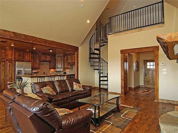 4th image of 2033 Harbor Way #303