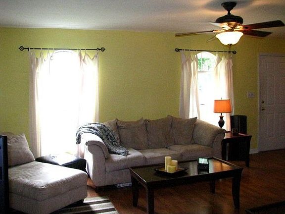 4th image of 2611 National Woods Dr