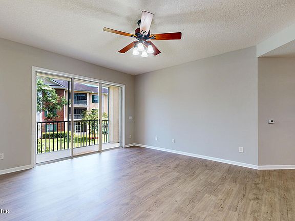 4th image of 785 OAKLEAF PLANTATION Parkway #423