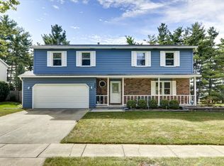 206 Bittersweet Cir, Bloomington, IL 61704