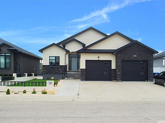 3rd image of 733 Gowan ROAD