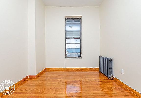 3rd image of 646 Franklin Ave #4D