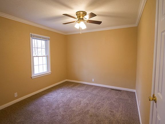 4th image of 304 E Mason St