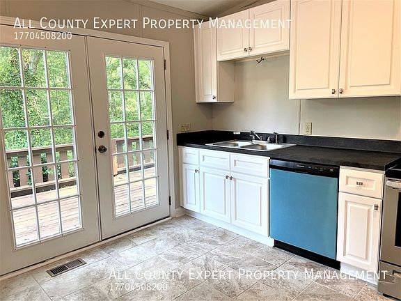 4th image of 6127 Lorimar Ct #B