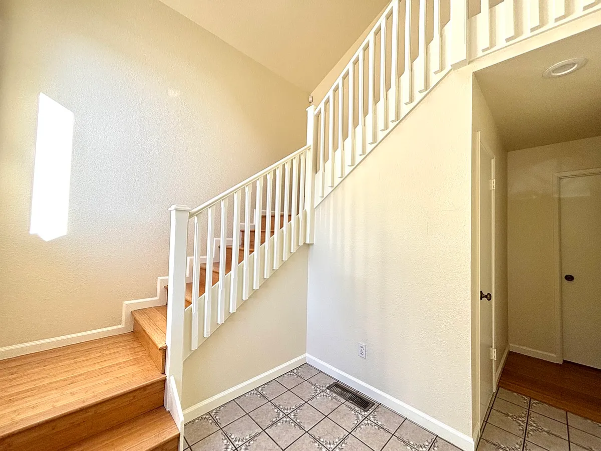 Building Photo - 926 Paget Ave