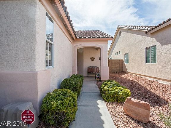 3rd image of 4485 Verdiccio Ave
