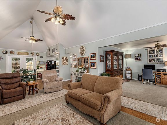 5th image of 909 12th Street NE