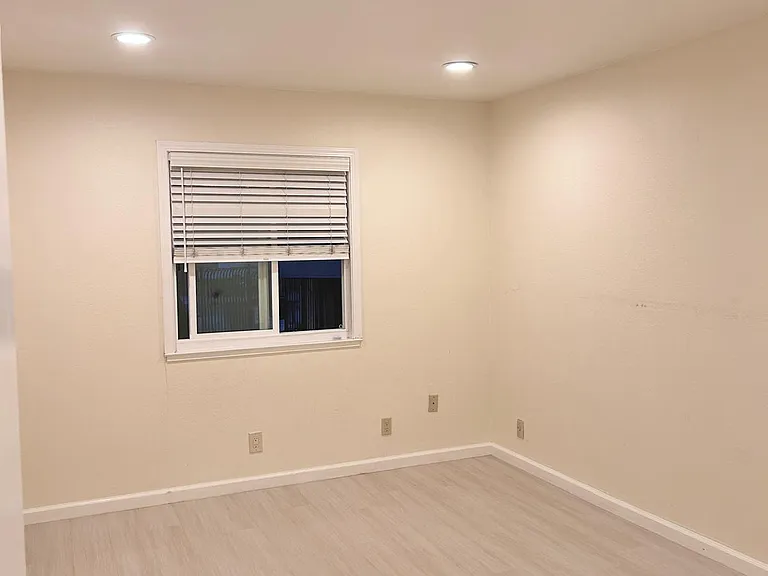 1937 Messina Dr — Photo 13