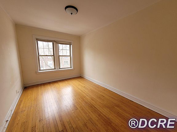 2nd image of 7307 N Greenview Ave #2